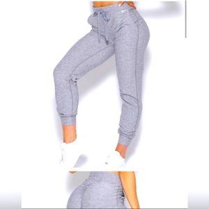 Size L bombshell scrunch bottom joggers